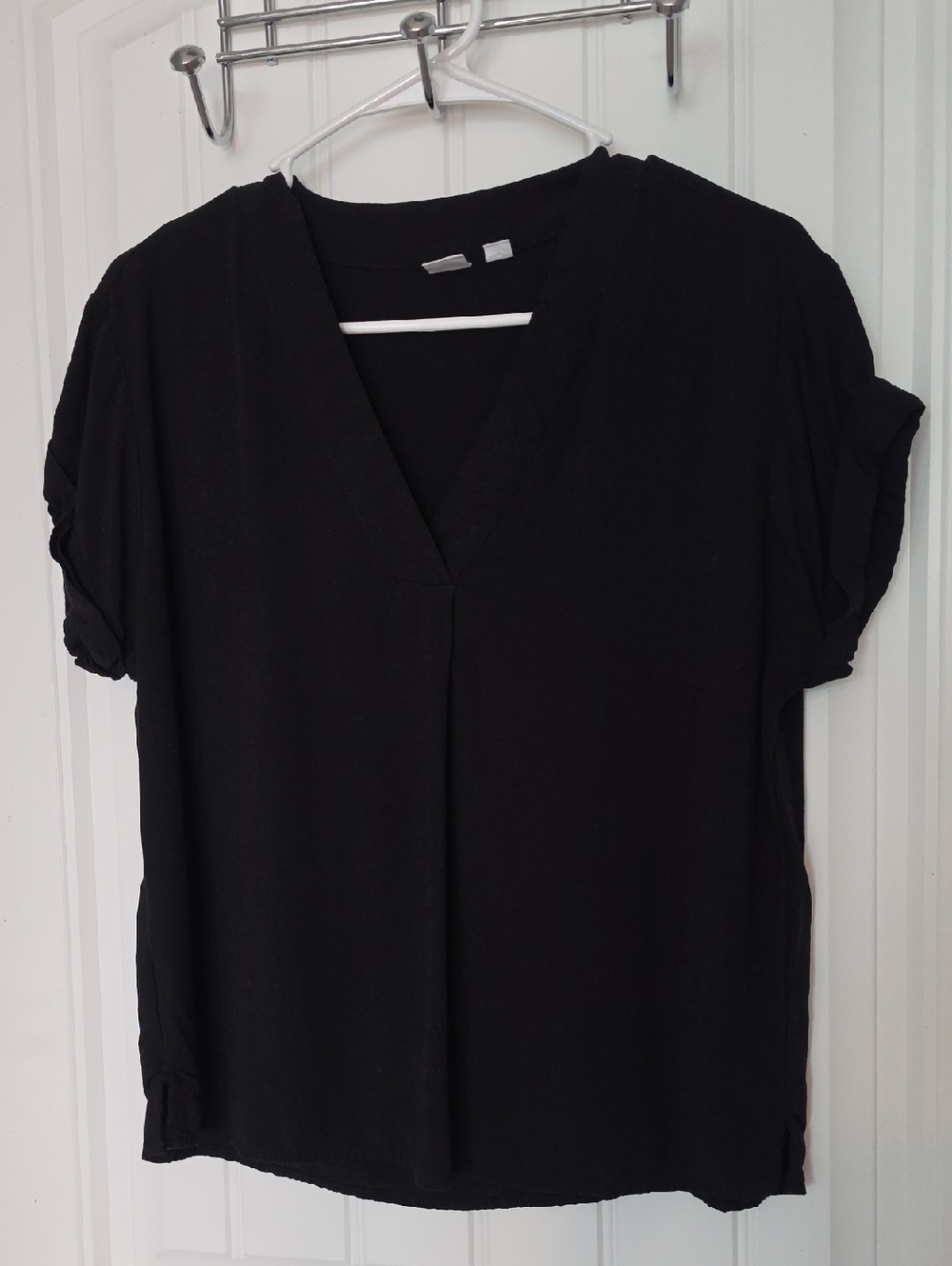 GAP Black V-Neck Short Sleeve Blouse